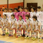 フットサル日本女子代表の試合前整列写真